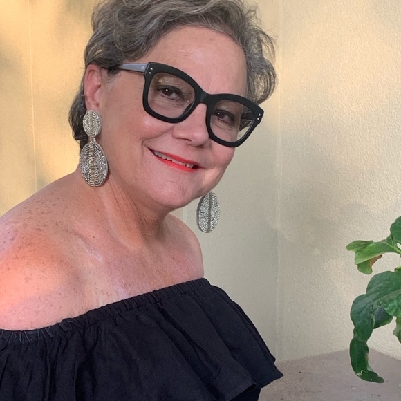 Meet your Posher, Diana - Picture 1 of 1